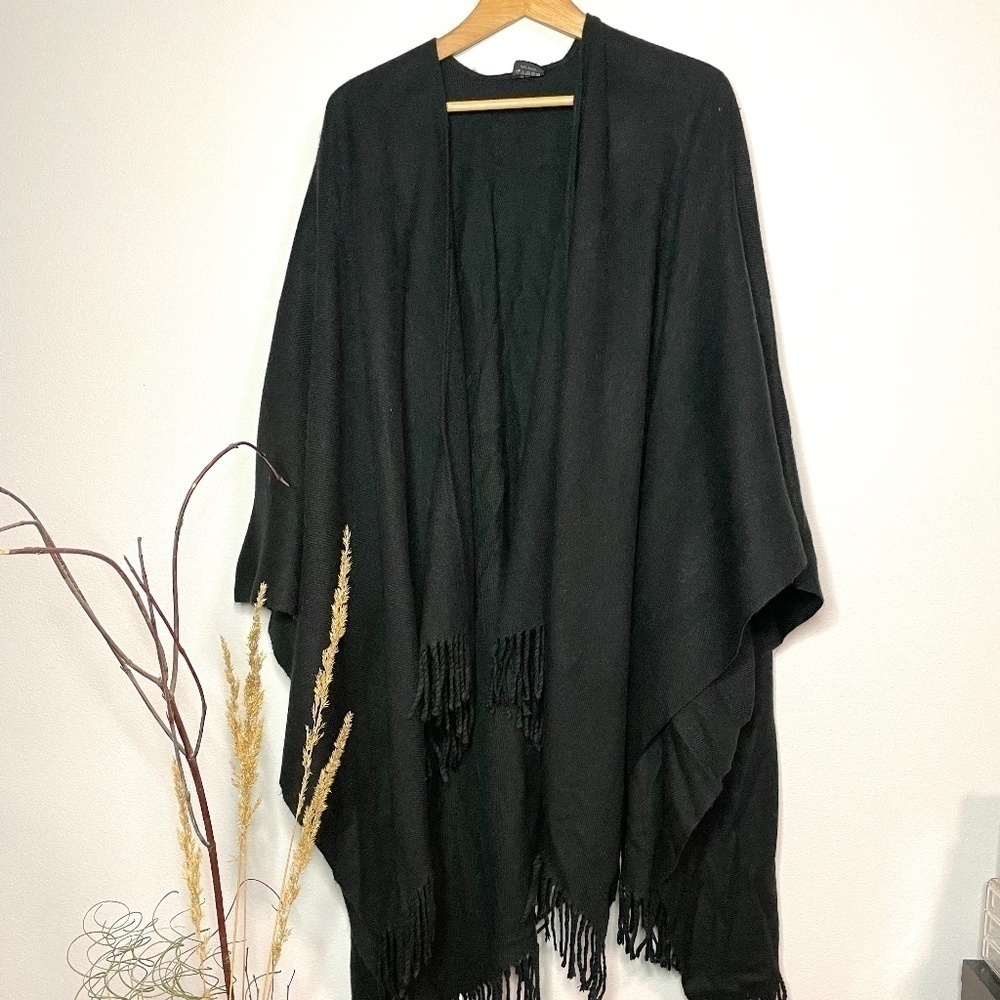 V. Fraas Black Women's One Size Fits All Poncho